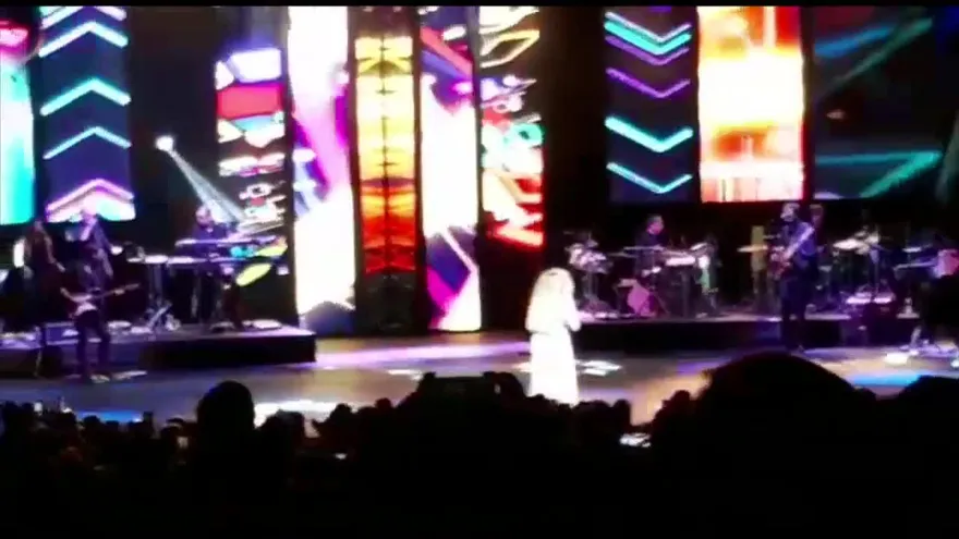 “Quien sale, no entra” y “Luna Nueva” fueron parte de las canciones que el público bailó y coreó.