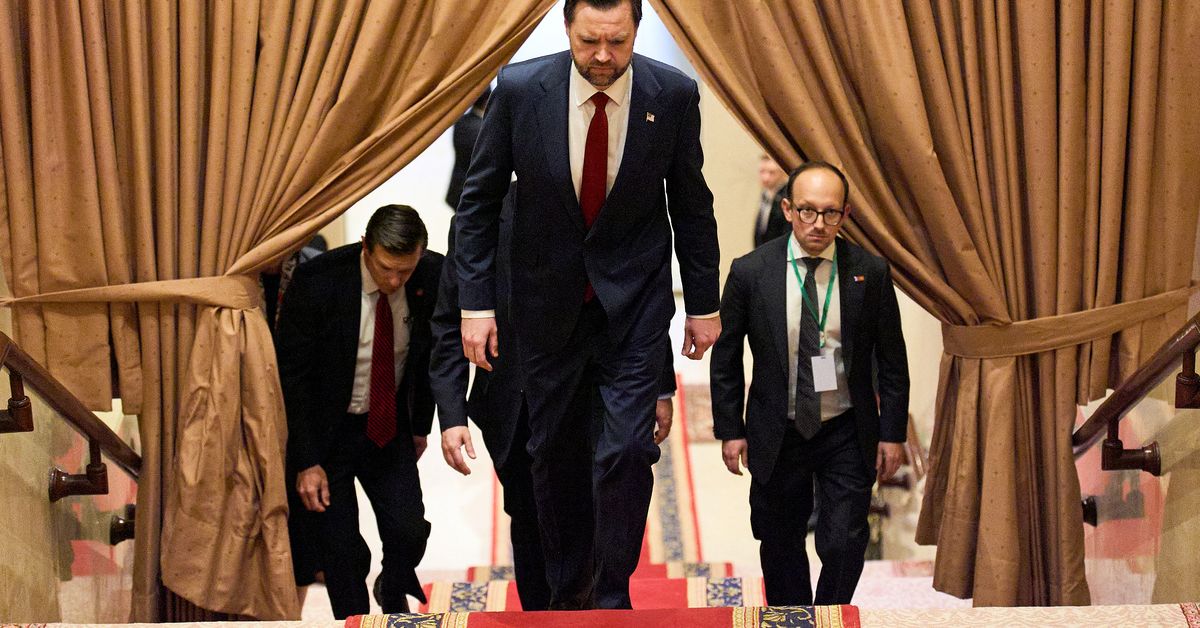 EEUU e Irán reanudarán conversaciones el domingo tras jornada maratónica