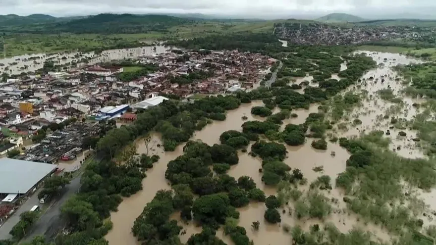Lluvias intensas dejan muerte e inundaciones en 37 ciudades del noreste de Brasil