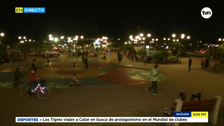 Personas acuden a la Calzada de Amador