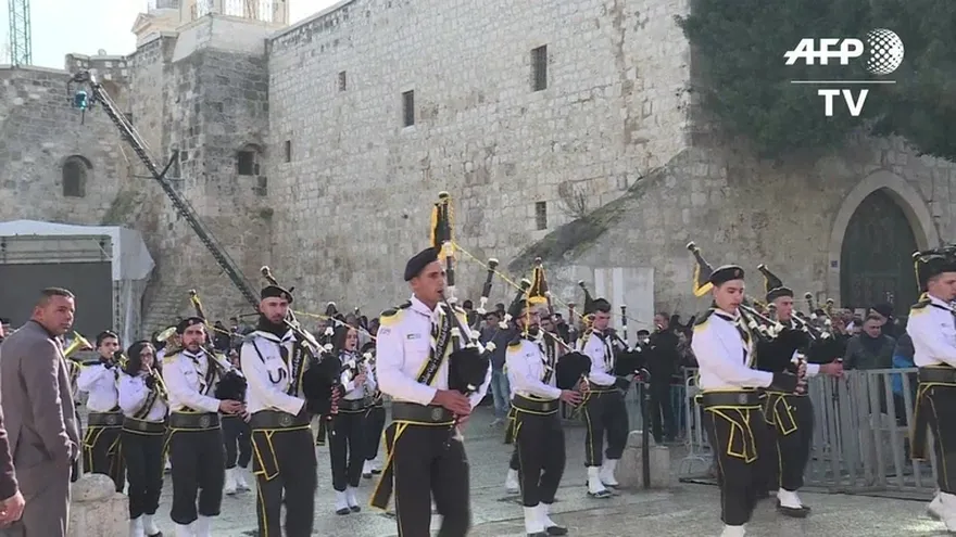 Peregrinos celebran víspera navideña en Belén, cuna cristiana