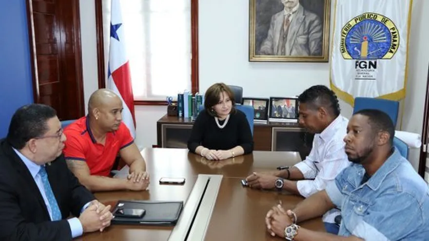 Procuradora Porcell se reúne con Dj´s panameños