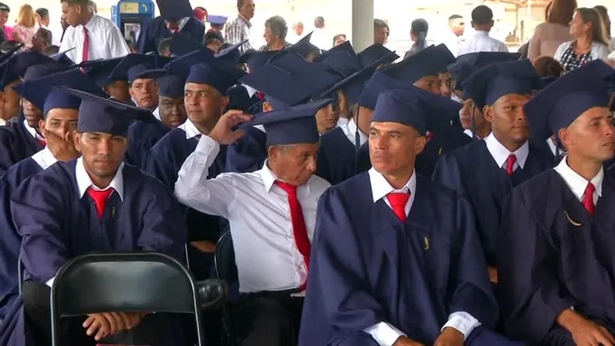 Más de mil detenidos culminaron sus estudios básicos