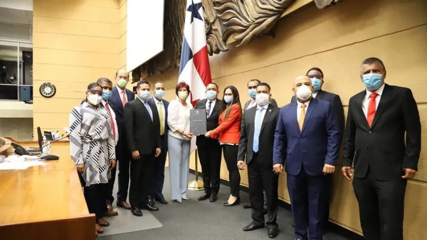 Aprueban en tercer debate proyecto que permitirá a deudores consolidar deudas en medio de crisis por COVID-19. Foto/Asamblea Nacional