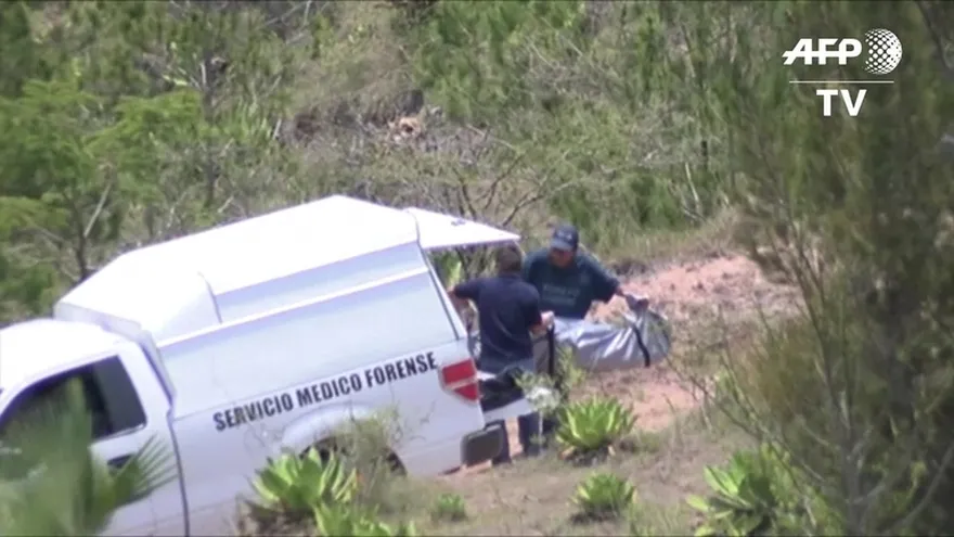 Exhuman cinco cadáveres de fosas clandestinas en México