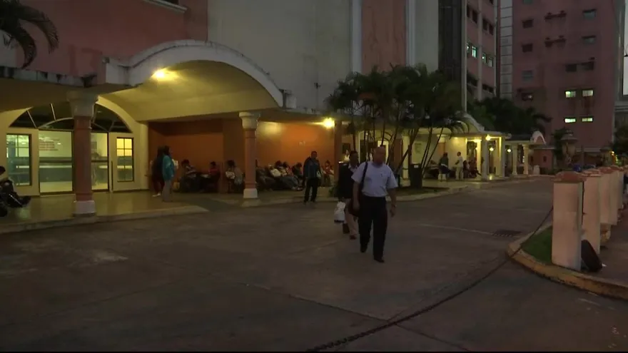 Continúa paro en el Hospital Santo Tomás