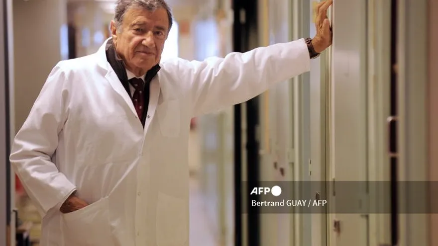 Étienne-Émile Baulieu, científico inventor de la píldora abortiva.