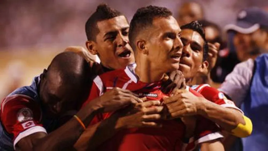 Blas Pérez recibe alta médica y vuelve a la "Sele"