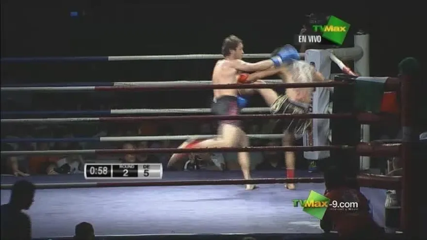 Muay Thai: Paul Marfort venci
