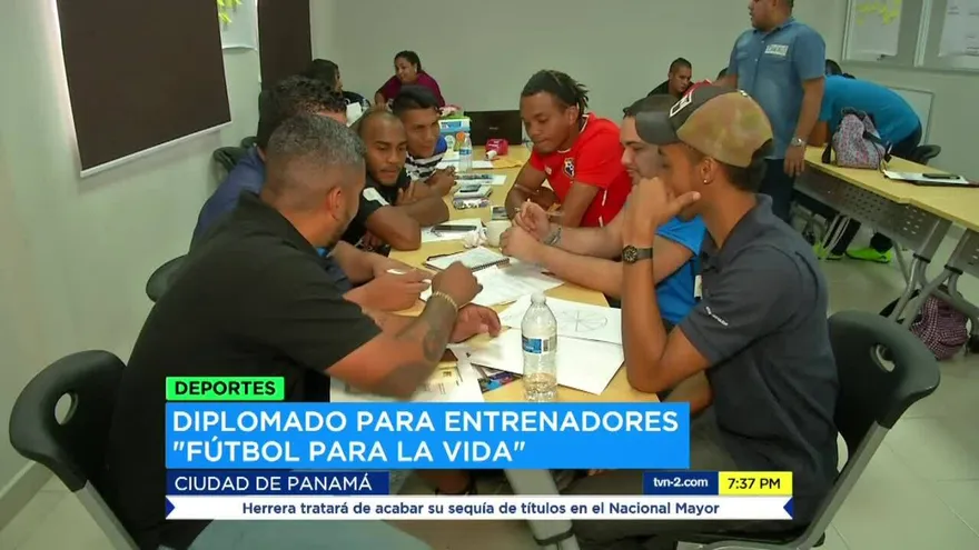Diplomado para entrenadores denominado "Fútbol Para La Vida"