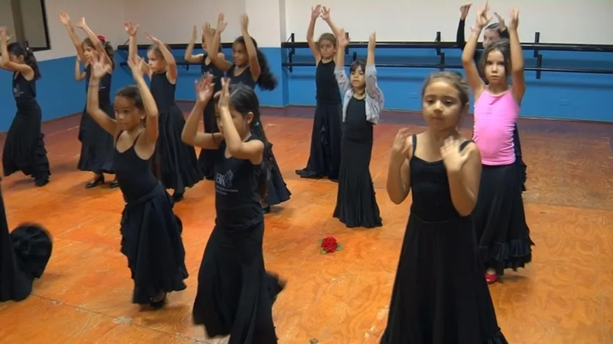 El Flamenco y su gracia que deslumbra a quien observa su danza