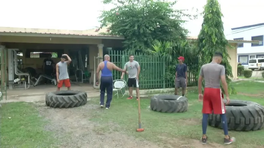 Beisbolistas de Aguadulce incursionan en crossfit