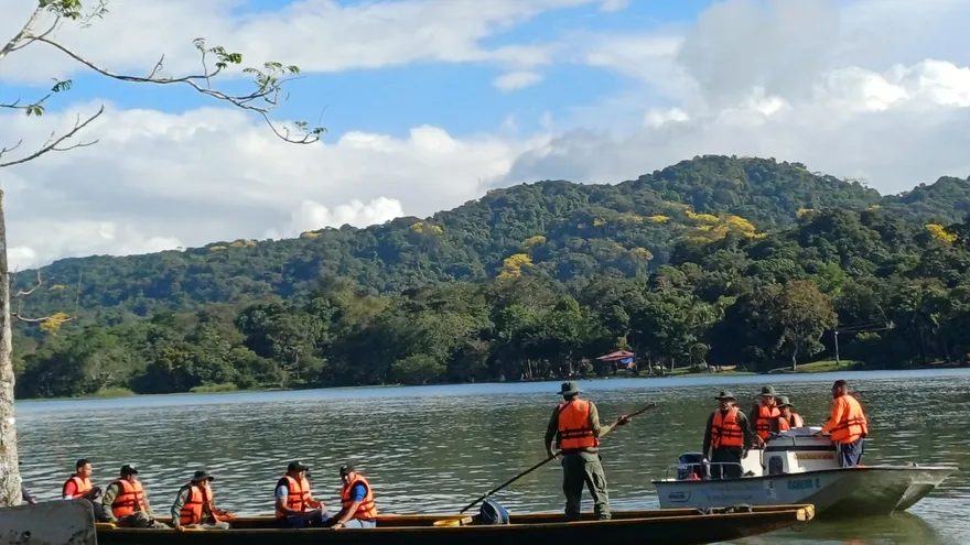 Diversas autoridades mantienen activo, desde hace más de dos días consecutivos, un operativo de patrullaje y vigilancia para dar con el paradero de un hombre reportado como desaparecido en el Parque Nacional Chagres (PNCH).