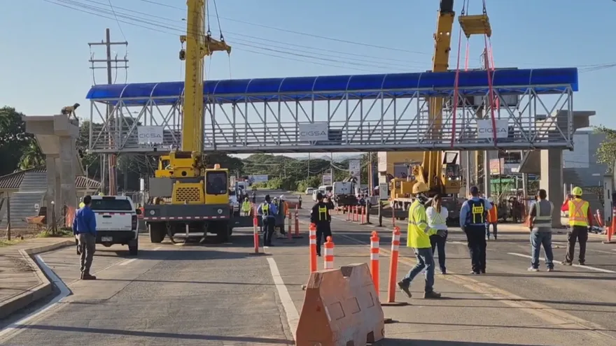 Segundo puente peatonal del intercambiador de Chitré