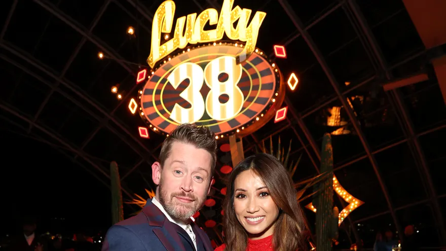 Macaulay Culkin ha construido una vida completamente distinta. Junto a la actriz Brenda Song