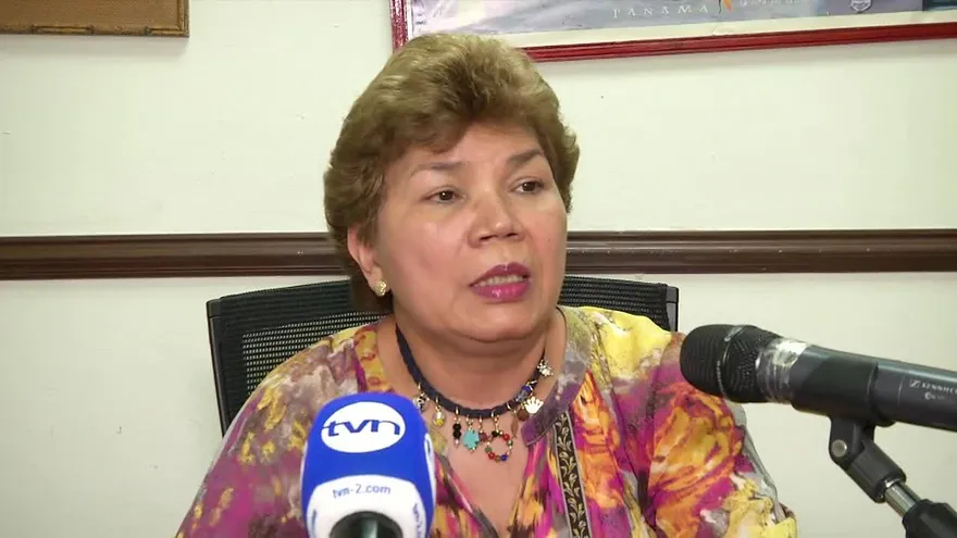 Minsa retira agua embotella y sodas con problemas