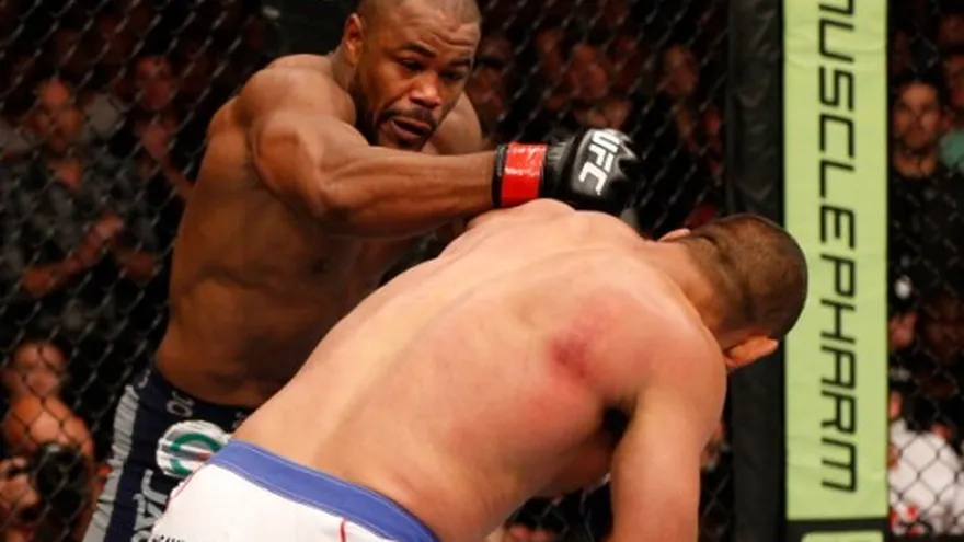 Evans luchó y venció a Henderson en UFC 161