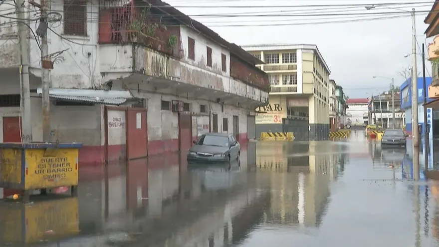 Suspenden clases en centros  educativos de reválidas de Colón