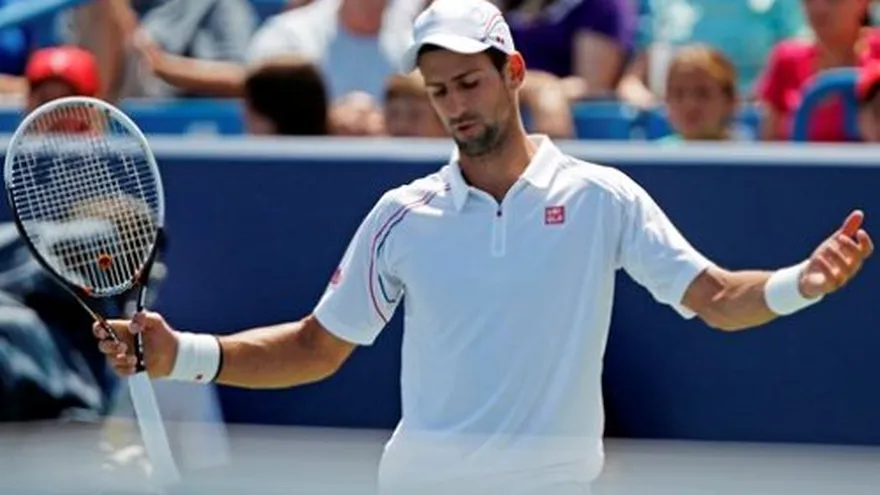 Djokovic y Radwanska avanzan en Cincinnati