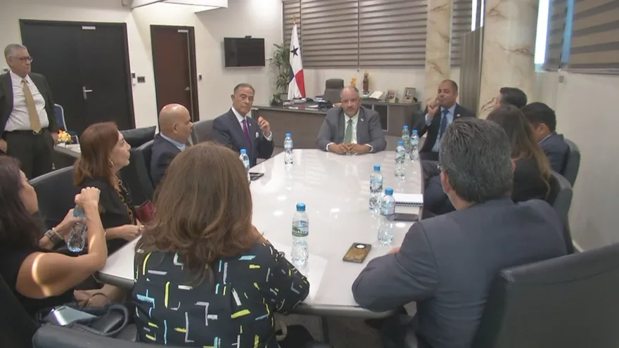 Derecho a réplica: Presidente de la Asamblea se reunirá esta semana con el proponente del proyecto