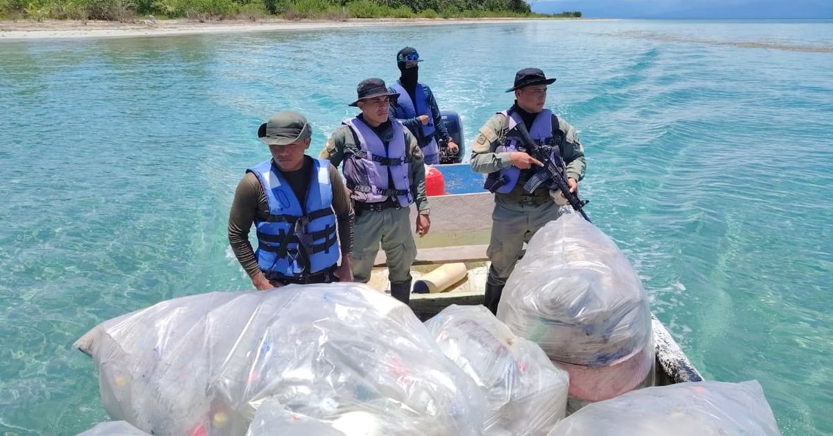 Recolección de 500 libras de plástico revelan la presión ambiental en la isla Escudo de Veraguas-Degó