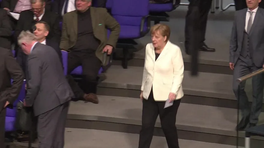 Merkel reelegida canciller para difícil cuarto mandato