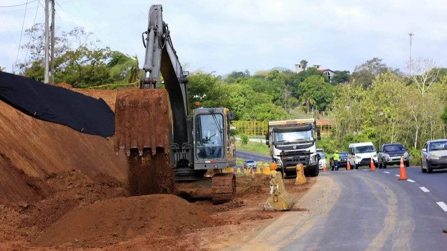 Construcción de retorno vehicular en Capira