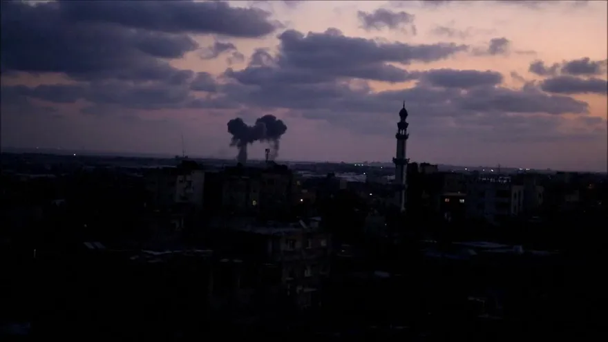 Disparan cohetes desde Gaza e Israel bombardea 25 objetivos