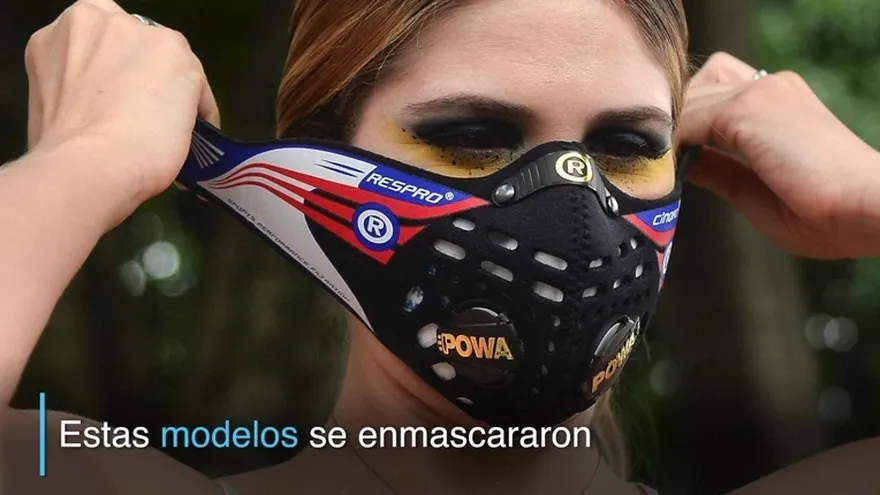 Colombia Modelos enmascaradas protestan contra la contaminación