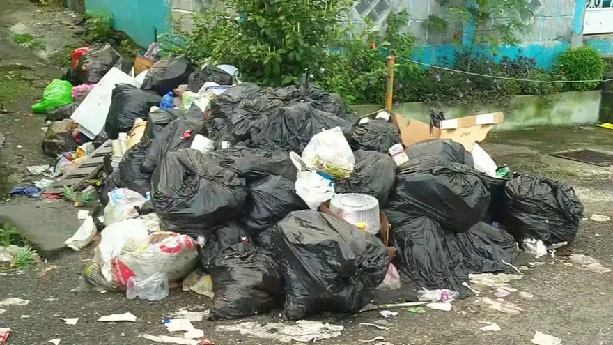 Familias en San miguelito inundadas en basura; temen proliferación de epidemias