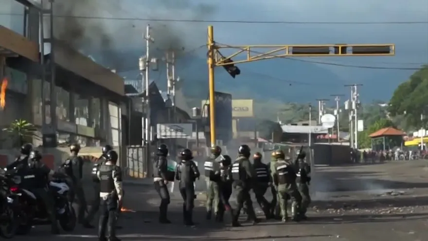 Tribunales militares para civiles aumentan tensión en Venezuela