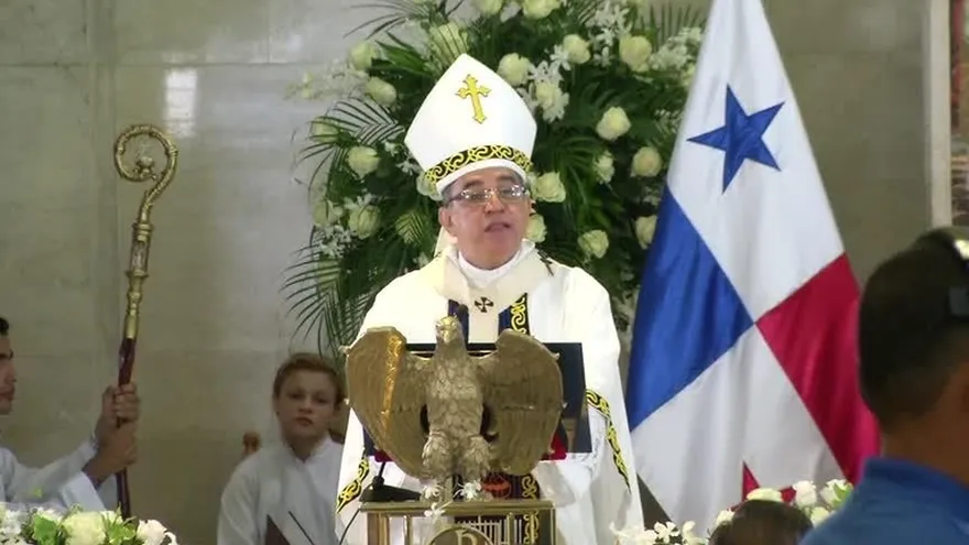 Monseñor Ulloa lanza duro mensaje contra la corrupción