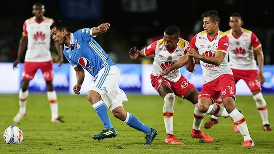 Millonarios saca ventaja ante Santa Fe en la ida de la final del fútbol colombiano.