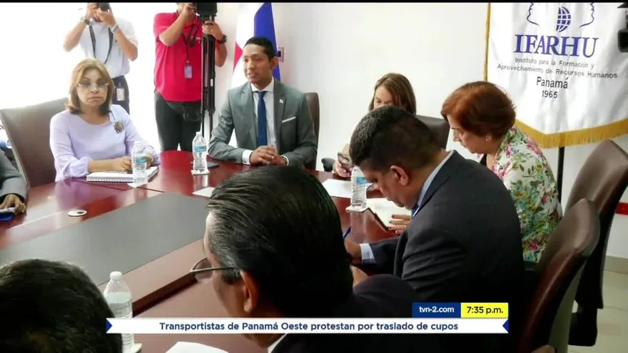 Meduca e Ifarhu revisan Beca Universal