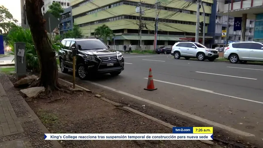 Capitalinos se oponen a las nuevas multas por estacionarse sobre las aceras