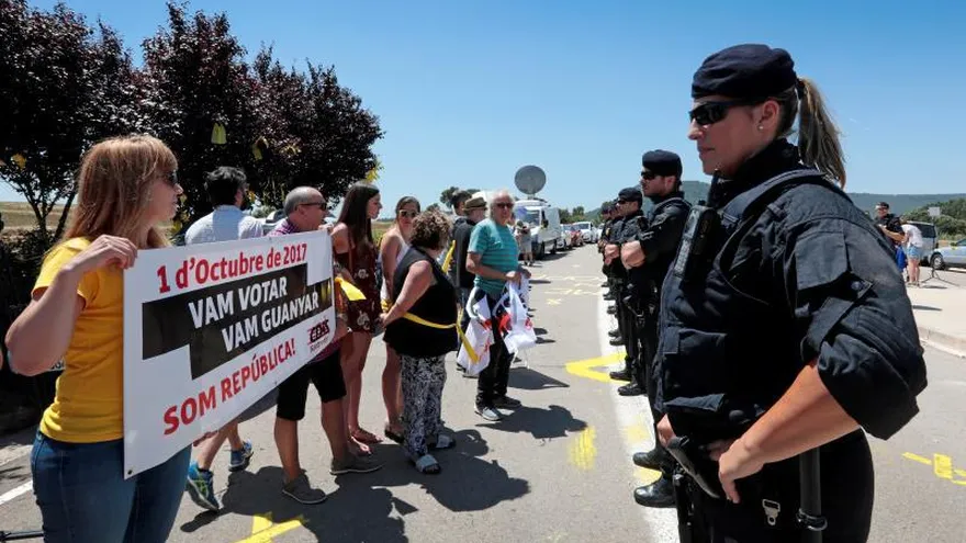 Llegada este mediodía de los presos Jordi Cuixart, Jordi Sánchez, Raul Romeva y Oriol Junqueras en dos furgonetas al centro penitenciario Els Lledoners.