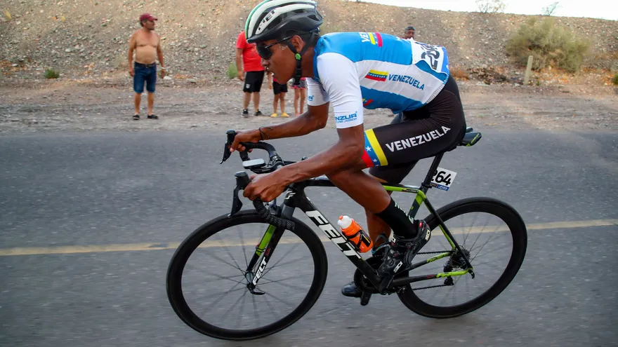 Anderson Paredes gana sexta etapa de la Vuelta al Táchira y Roniel Campos lidera