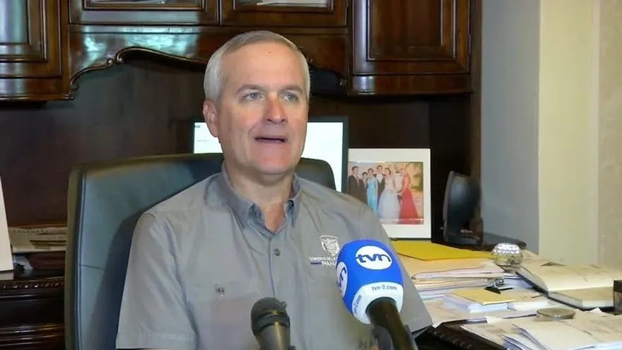 Ministro Alemán reacciona a cierre de trabajadores bananeros