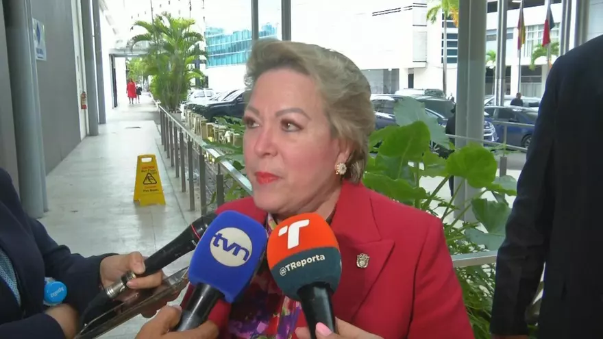 María Eugenia López Arias, presidenta de la Corte anuncia conferencia de prensa sobre jubilación especial.