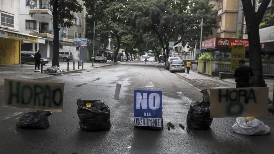 Varias zonas de Caracas paralizadas por llamado a huelga de la oposición