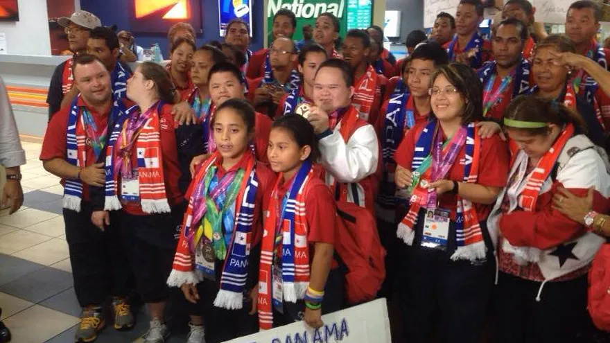Los campeones de la vida fueron recibidos como héroes
