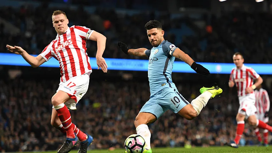 Acción del partido entre el Mánchester City y el Stoke