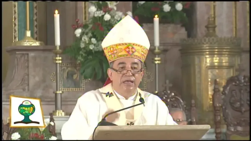 Monseñor Ulloa manda un mensaje a los padres en su día