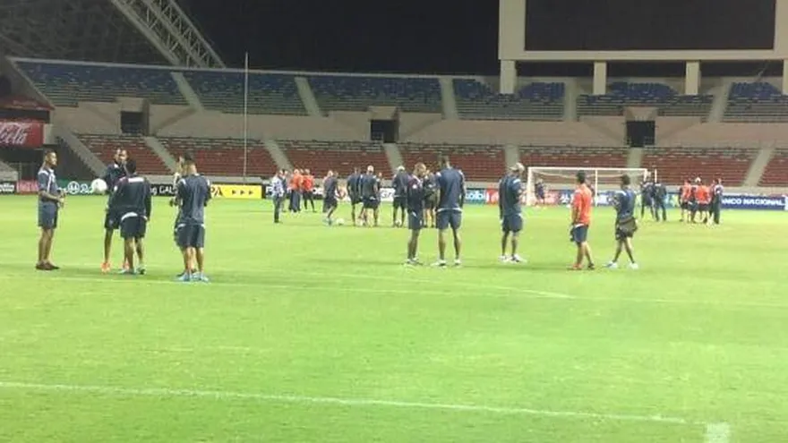 "Sele" descansa tras reconocer el Estadio Nacional