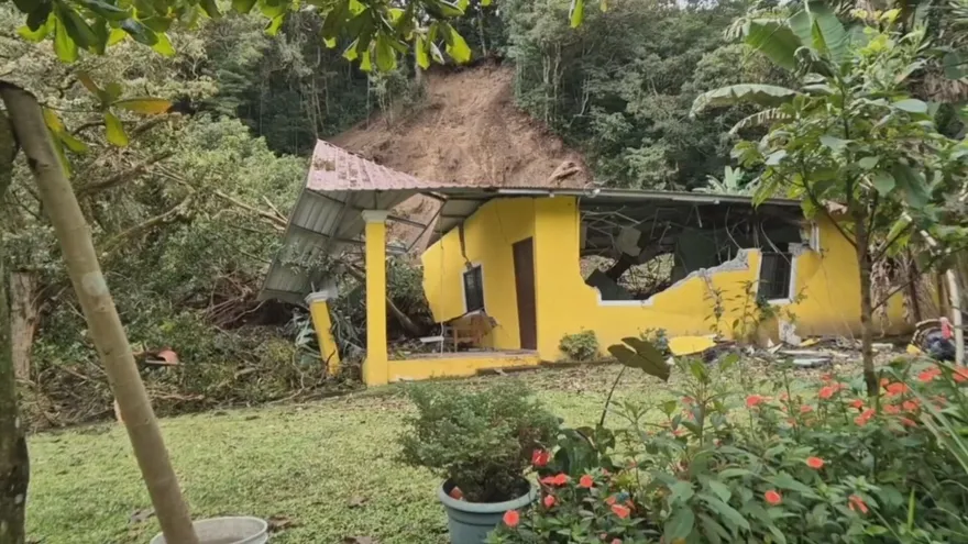 Deslizamiento de tierra cayó sobre una casa en Chiriquí