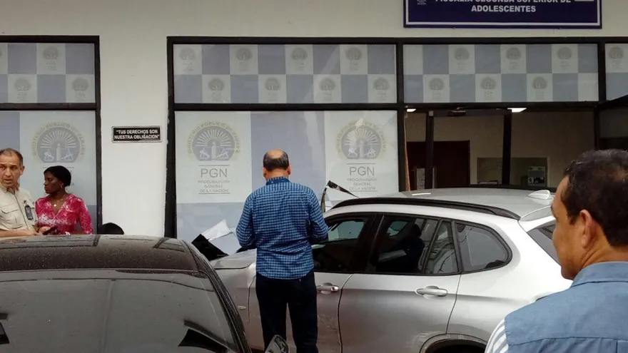 Conductor choca  contra sede del MP