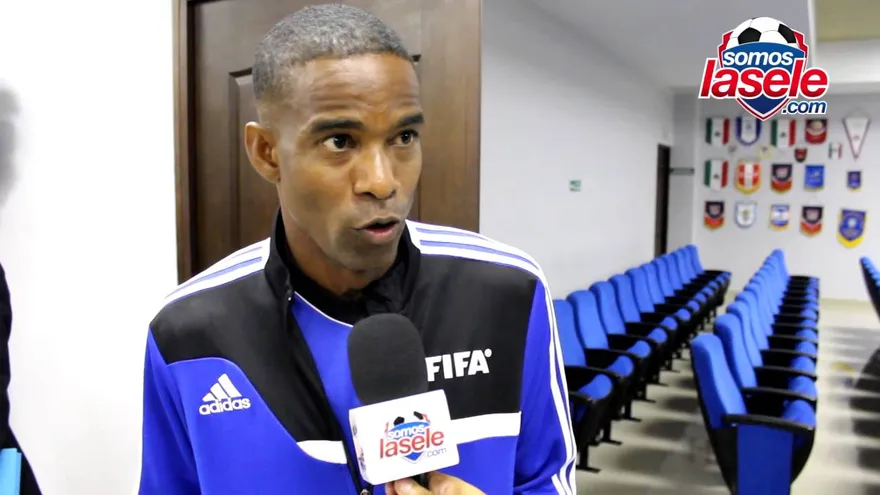 El árbitro mundialista Roberto Moreno conversó con Somos La Sele