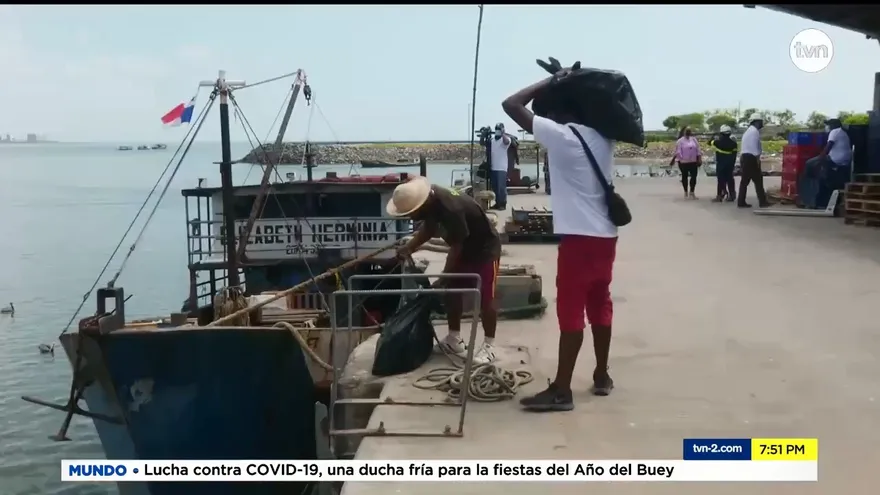 Muchas personas se trasladan a Taboga en carnaval