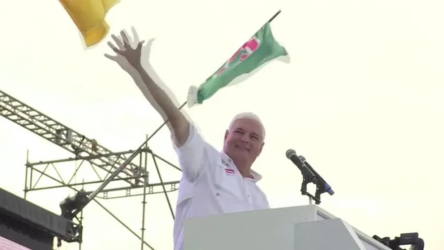 Se analizan fórmulas legales para traer a Martinelli al país