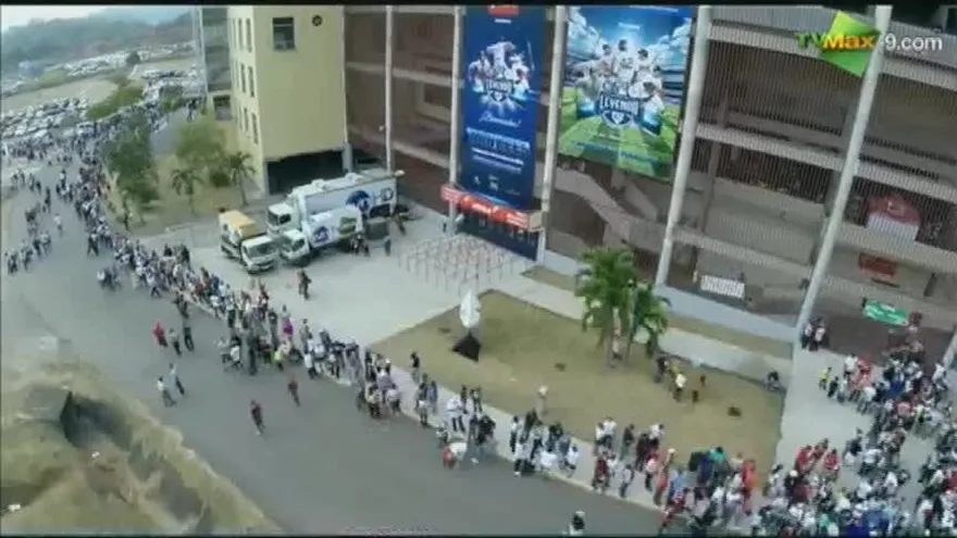 Ya se entrenan los Yankees y los Marlins previo al partido